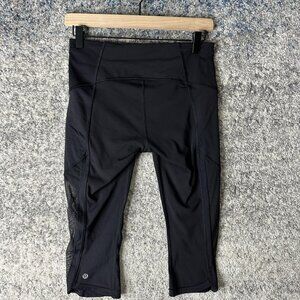 Lululemon‎ Pants Womens 6 Black Crop Capri Mesh Panels Zip Pocket Yoga Running